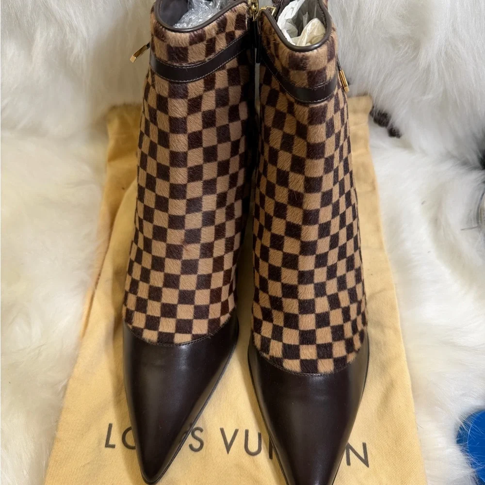 Louis Vuitton Black and Brown Checkered Heeled Boots - Picture 3 of 13
